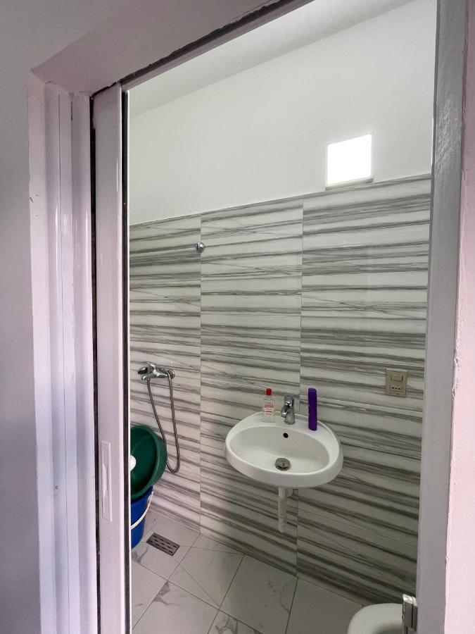 Vila Osmenaj Rent Room Or Apartment Vlore Exterior photo